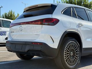 Mercedes-Benz EQA 2021 250 AMG Line, Ambient,  Alcantara, 98% Υγεία Μπαταρίας.-thumb-8