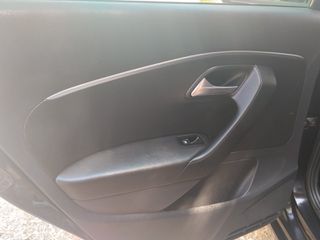 Volkswagen Polo 2015 1.4 TDI Highline BlueMotion Tech-thumb-32