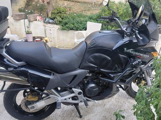Honda 2004 VARADERO 1000 f1-thumb-8