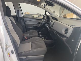 Toyota Yaris 2017-thumb-6
