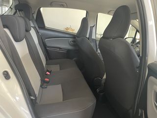 Toyota Yaris 2017-thumb-8