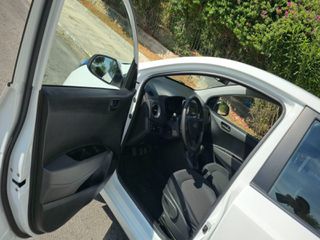 Hyundai i 10 2017-thumb-8