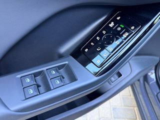 Audi Q6 e-tron 2025 SPORTBACK-thumb-12