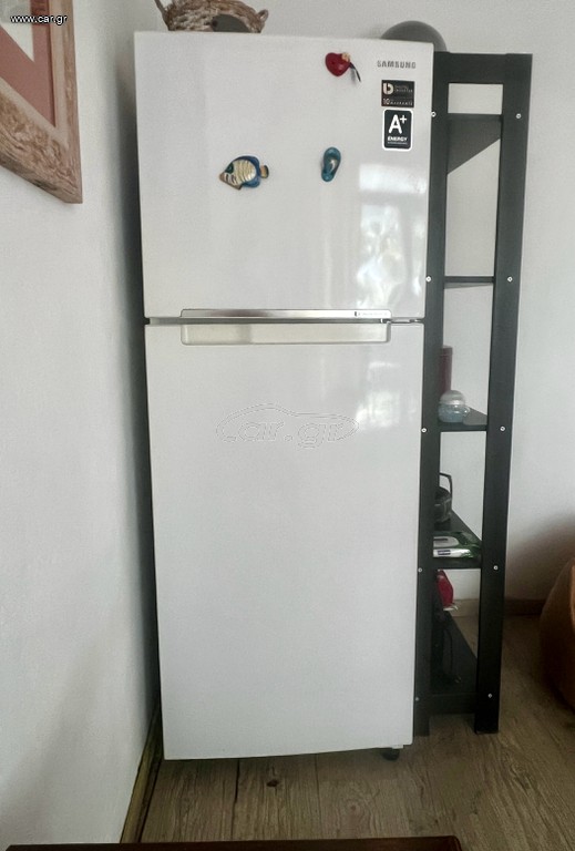 Ψυγείο και φουρνάκι