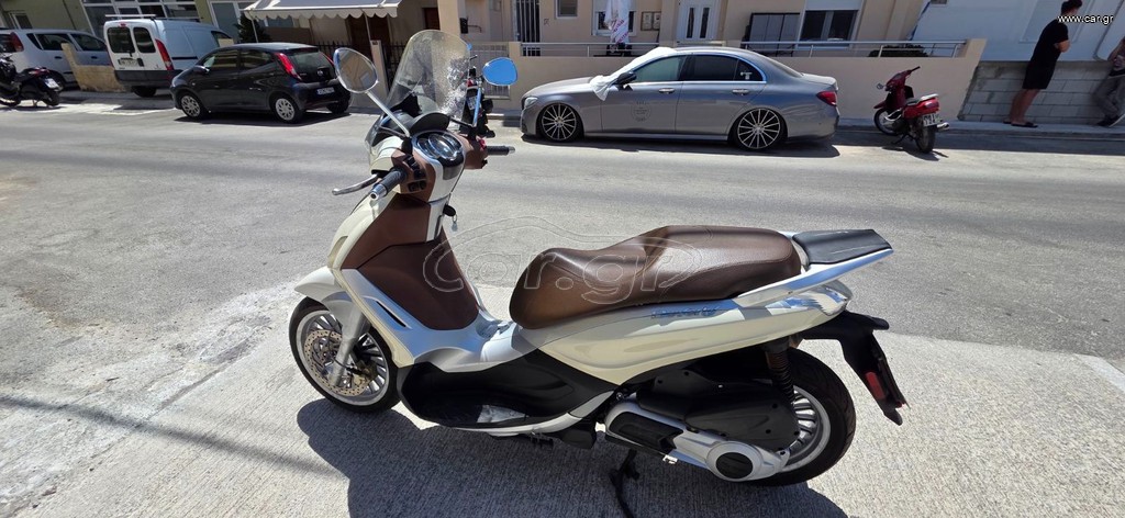 Piaggio Beverly 300 2016 BEVERLY 300
