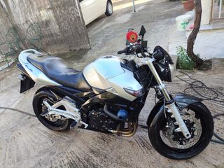 Suzuki GSR 600 2009-thumb-2