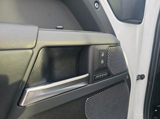 Land Rover Defender 2022 110 D300 X-DYNAMIC HSE ONLINE SERVICE PANORAMA-thumb-23