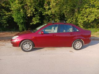Ford Focus 2002 Ghia-thumb-1