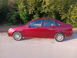 Ford Focus 2002 Ghia-thumb-4