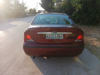 Ford Focus 2002 Ghia-thumb-7