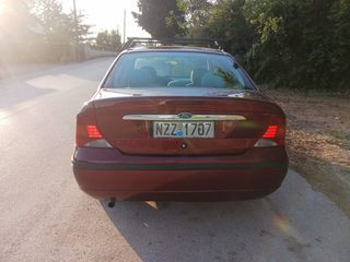 Ford Focus 2002 Ghia-thumb-8