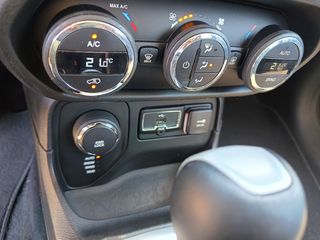 Jeep Renegade 2016 1.4 MULTIAIR AUTO 170HP LIMITED 4WD-thumb-43
