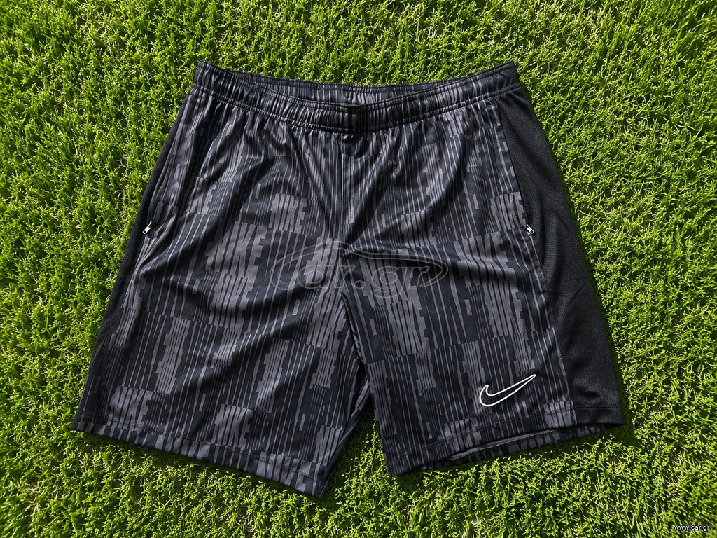 Αθλητικό σορτσάκι μαύρο Nike