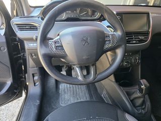 Peugeot 208 2016-thumb-6