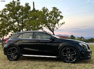 Mercedes-Benz GLA 180 2018 AMG LINE PANORAMA AUTOMATIC-thumb-3