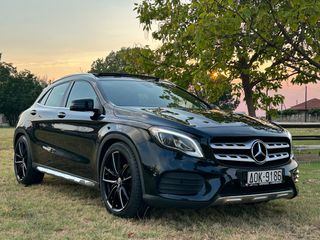 Mercedes-Benz GLA 180 2018 AMG LINE PANORAMA AUTOMATIC-thumb-4