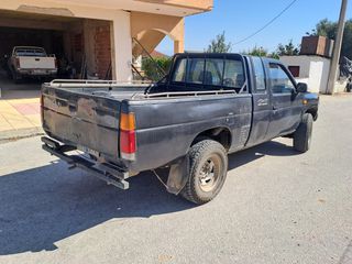 Nissan Navara 2001-thumb-6
