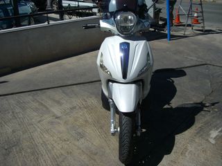 Piaggio Beverly 300 2018 BEVERLY 300