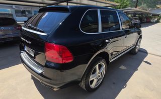 Porsche Cayenne 2004 Turbo-thumb-2