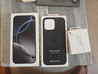 IPHONE 16 PRO MAX BLACK TITANIUM 512 - APPLE SILICON CASE - APPLE POWER ADAPTER