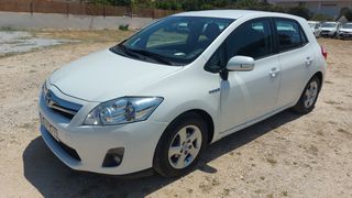 Toyota Auris 2011 1.8 HYBRID ME BOOK SERVICE