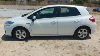 Toyota Auris 2011 1.8 HYBRID ME BOOK SERVICE-thumb-1