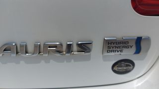 Toyota Auris 2011 1.8 HYBRID ME BOOK SERVICE-thumb-4