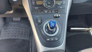 Toyota Auris 2011 1.8 HYBRID ME BOOK SERVICE-thumb-9