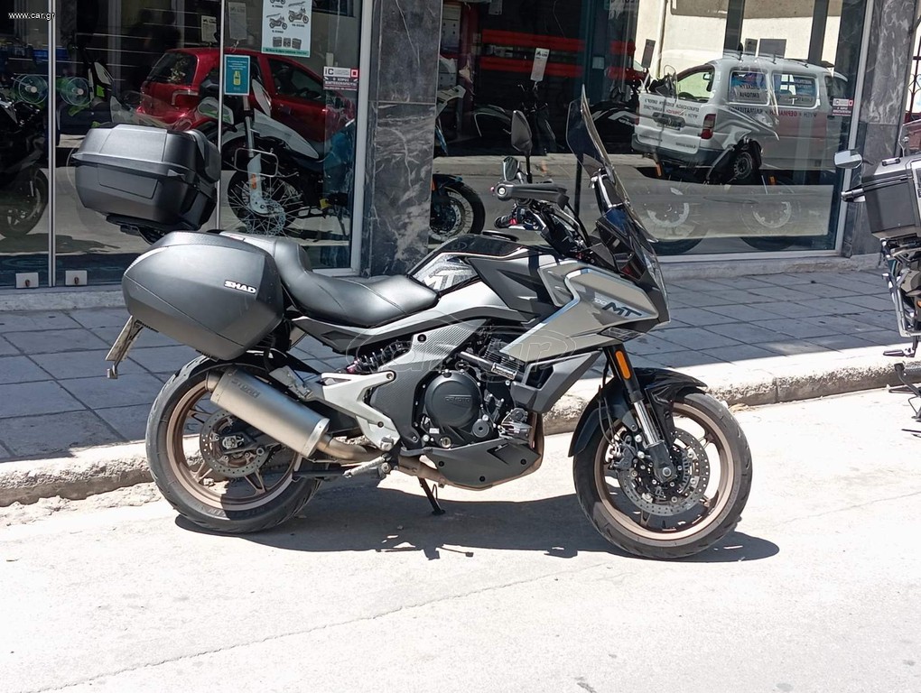 CFmoto 700 MT 2024