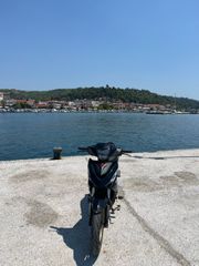 Malaguti Spectre GP 125 2025-thumb-1