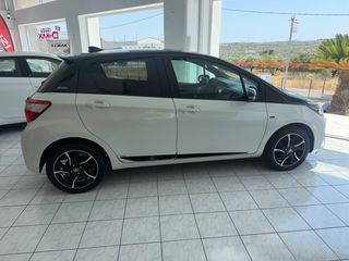 Toyota Yaris 2018 1.5 c.c 111hp 5D Selection 6 M/T-thumb-3