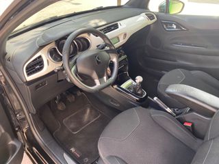 Citroen DS-3 2012-thumb-10
