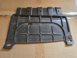 Κάτω κεντρική ποδιά πίσω προφυλακτήρα BMW E92/E93 – 51127128248
