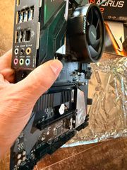 Gigabyte B450 Aorus Elite V2 μητρική και AMD Ryzen 3 3200G επεξεργαστής σαν καινούργια