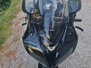 Honda CBR 1000RR 2006-thumb-8