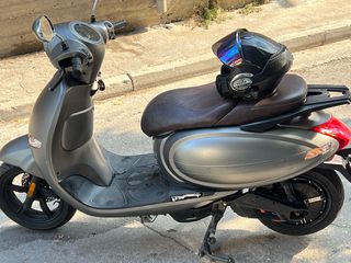 Vespa 125 2023-thumb-2