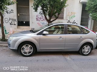 Ford Focus 2005 GHIA-thumb-2