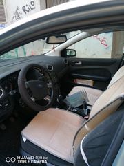 Ford Focus 2005 GHIA-thumb-8