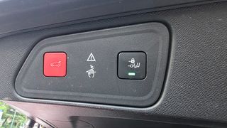 Peugeot 3008 2020 1.2cc Allure Business-thumb-10