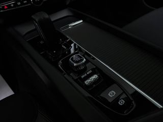 Volvo XC 60 2021 2.0 197hp AWD AT8 D Momentum-thumb-32