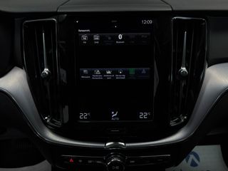 Volvo XC 60 2021 2.0 197hp AWD AT8 D Momentum-thumb-38