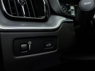 Volvo XC 60 2021 2.0 197hp AWD AT8 D Momentum-thumb-43