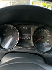 Volkswagen Polo 2017-thumb-10