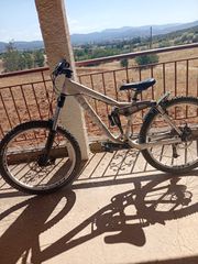 Downhill - Enduro - Trail Kona 2013 Stinky air deluxe