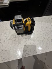 DEWALT (Δεν ανάβουν τα λαμπάκια)-thumb-1