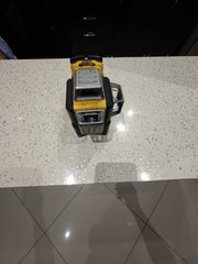 DEWALT (Δεν ανάβουν τα λαμπάκια)-thumb-2