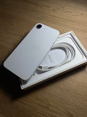 i phone 16e-thumb-3