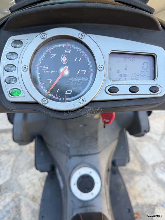 Gilera Runner 125 ST 2010 RUNNER 125 ST