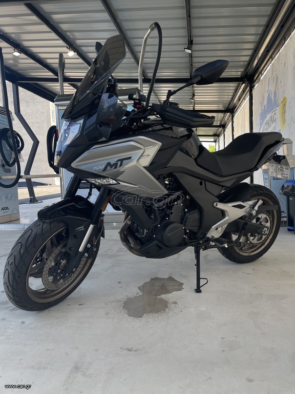 CFmoto 700 MT 2024