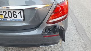 Mercedes-Benz E 300 2019-thumb-7